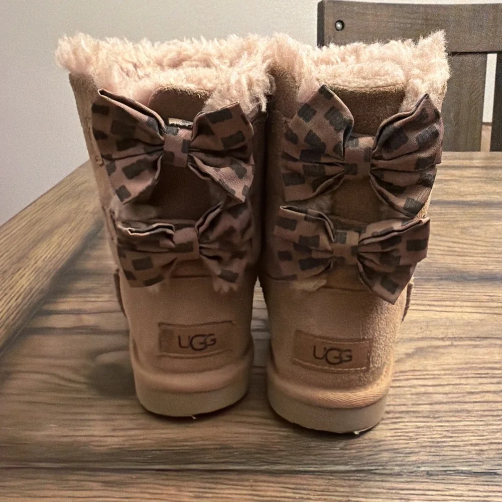 Kids Size 13C Uggs With Double Bows Brown …G5